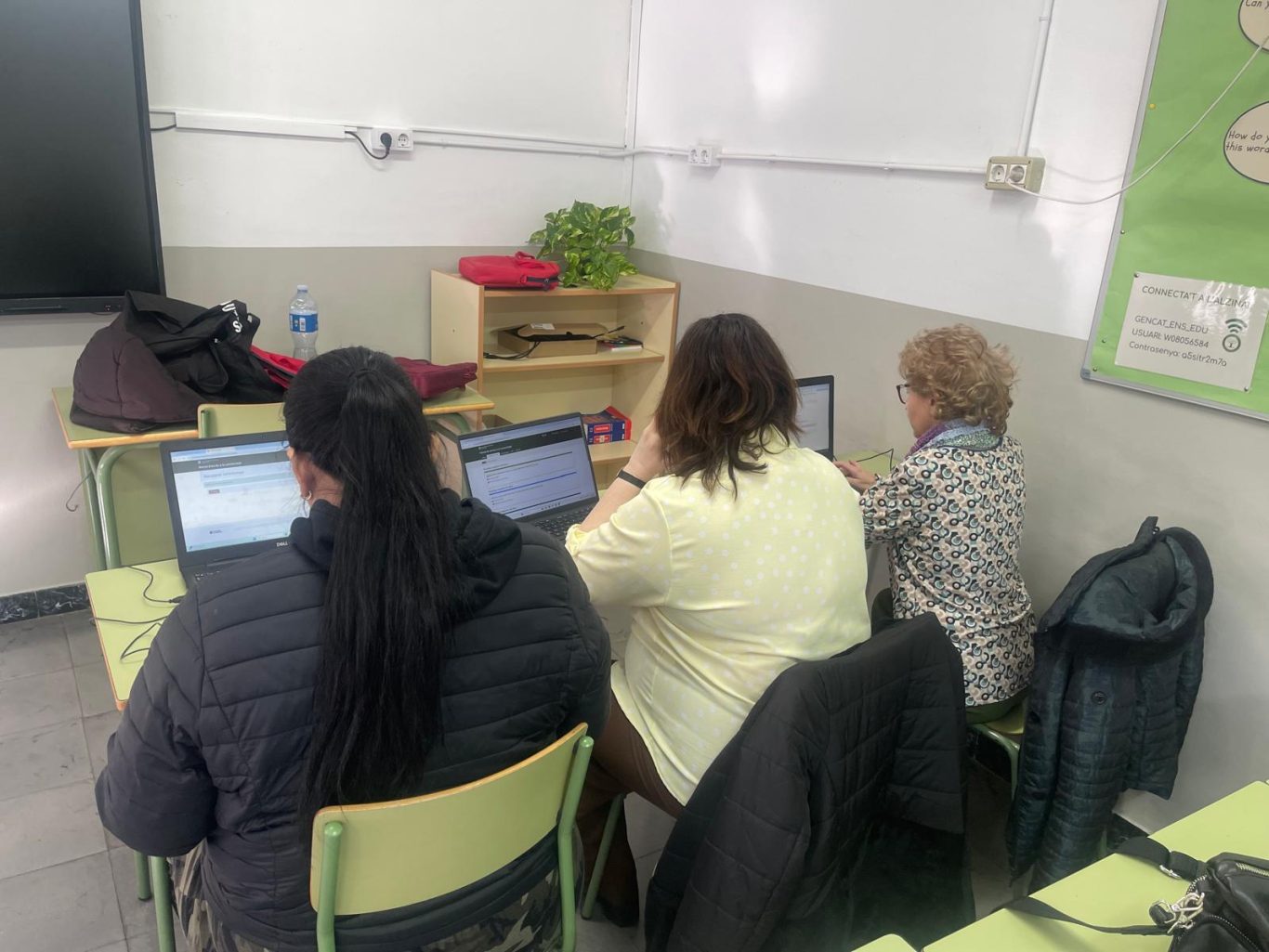 Acompanyament a la preinscripció de les proves d'accés a la Universitat per a majors de 45 anys